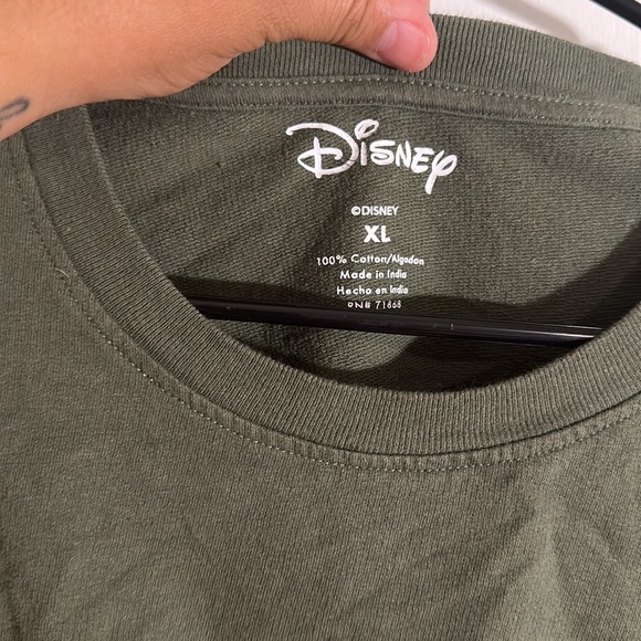 Disneys lion king cropped sweater (Juniors) - Picture 3 of 5